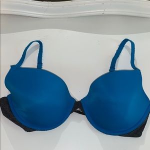 Victoria’s Secret T-shirt bra size 36D